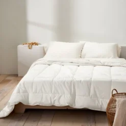 Natural Wool Blend Down Comforter - Casalunaâ„¢