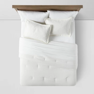 Family-Friendly Comforter & Sham Set Chambray - Threshold™ - Image 2